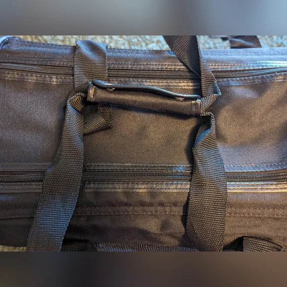 Amazon Basics Soft Sided Mesh Pet Travel Carrier Medium Size - Picture 9 of 13